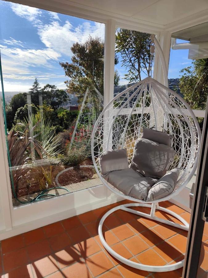 Fully Renovated Hillside Apartment Close To City Christchurch Bagian luar foto