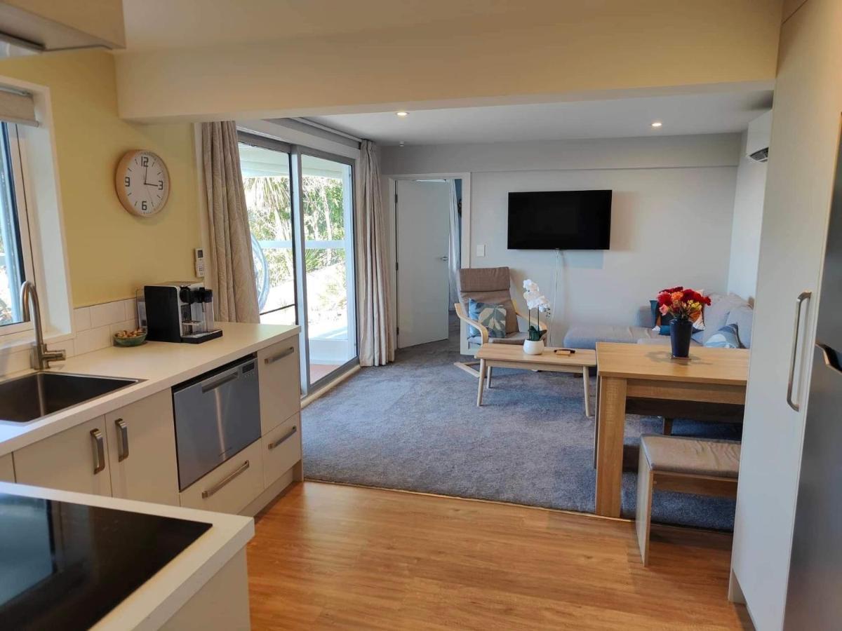 Fully Renovated Hillside Apartment Close To City Christchurch Bagian luar foto