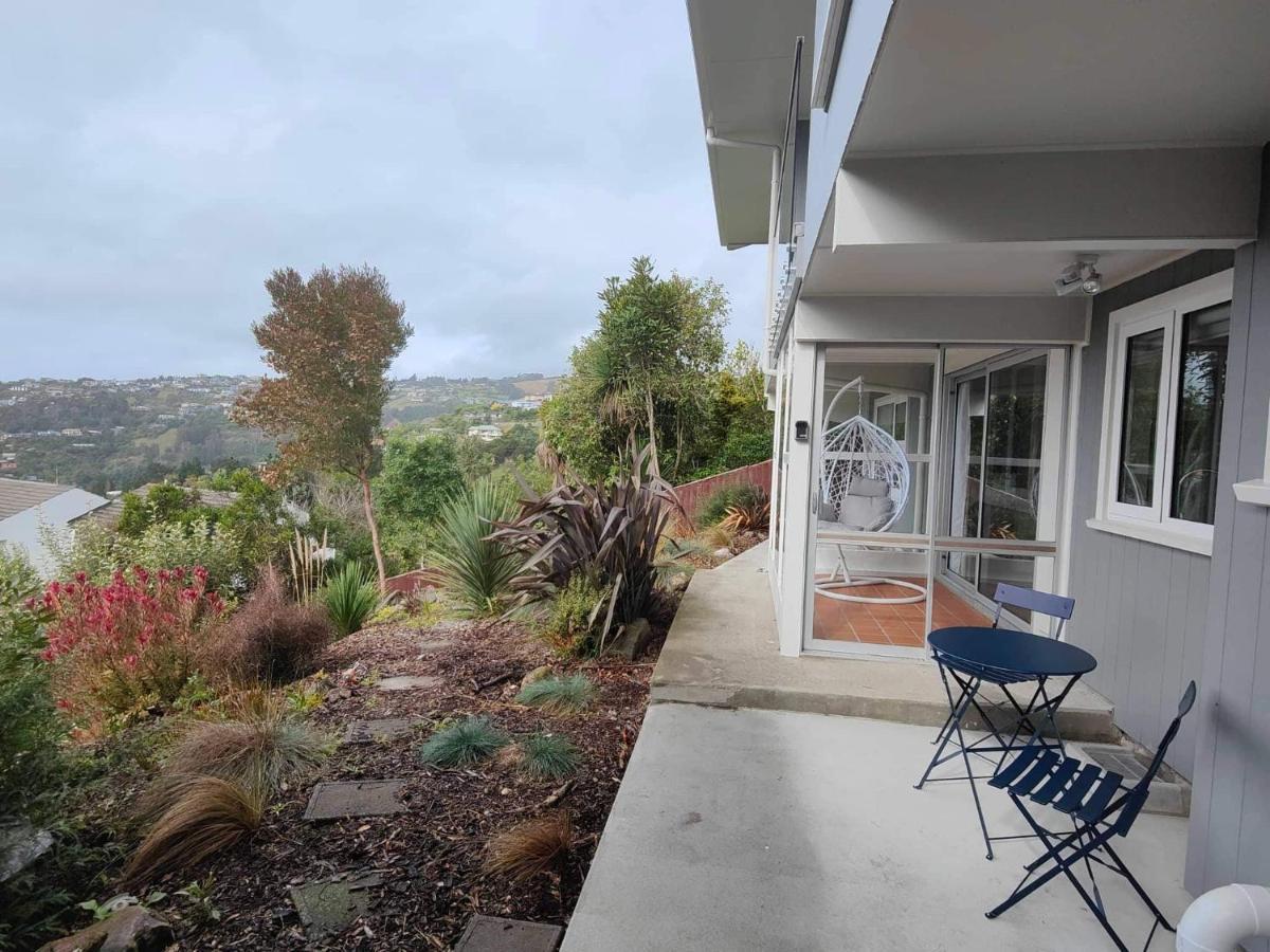 Fully Renovated Hillside Apartment Close To City Christchurch Bagian luar foto